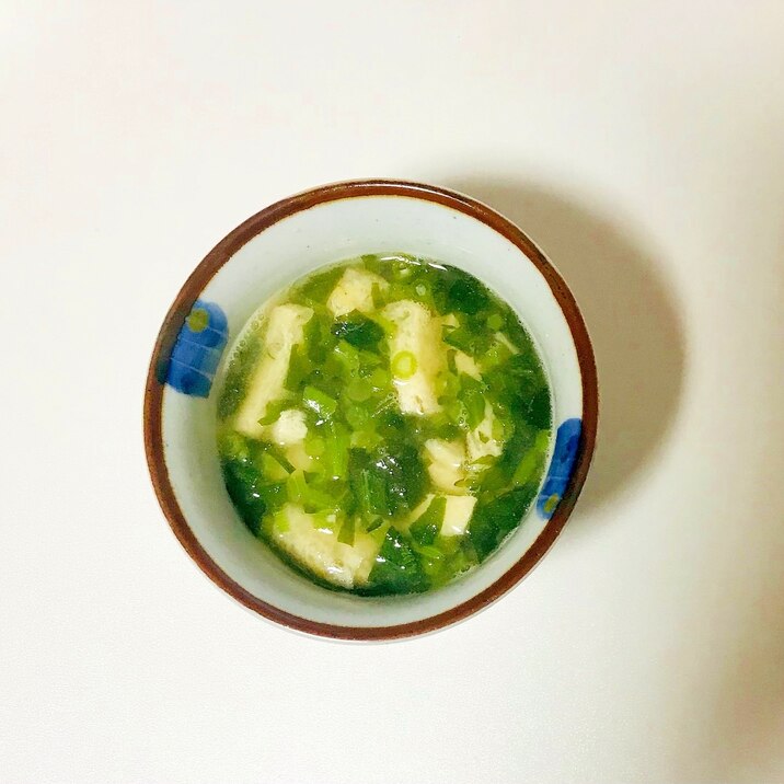 冷凍小松菜と冷凍油揚げの簡単味噌汁